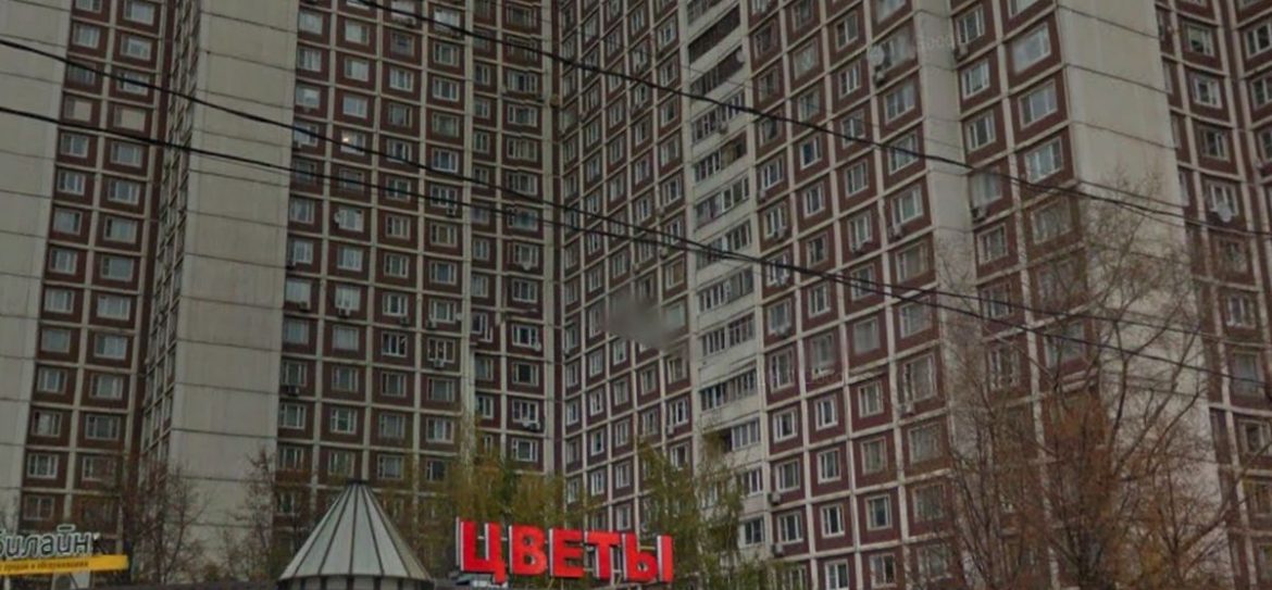 В Москве горит дом на Алтуфьевском шоссе