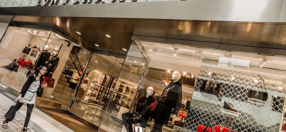 Модный дом Longchamp открылся в ГУМе