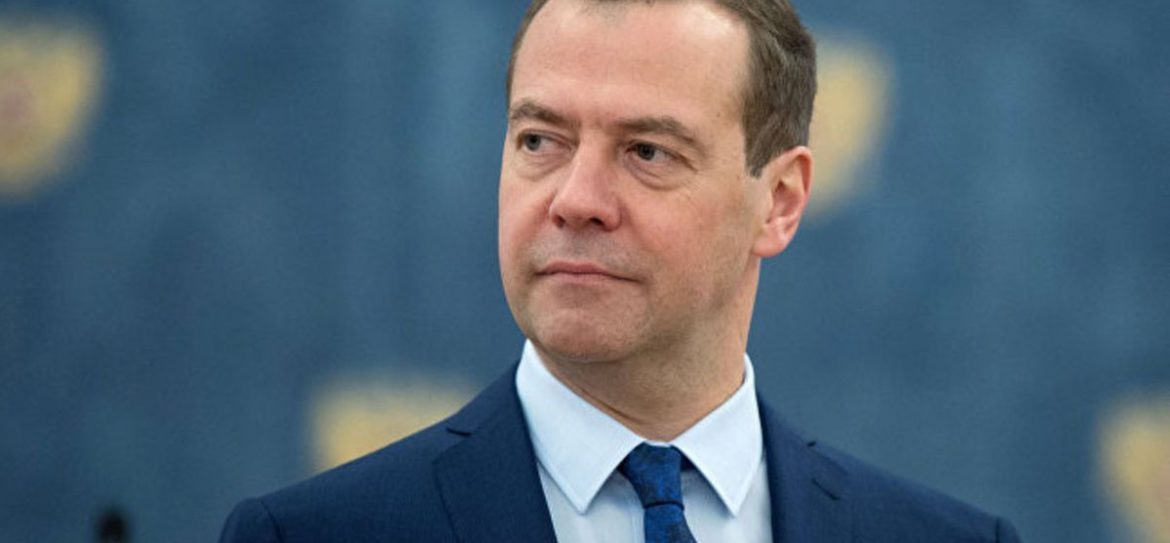 Медведев снял запрет на импорт турецких овощей