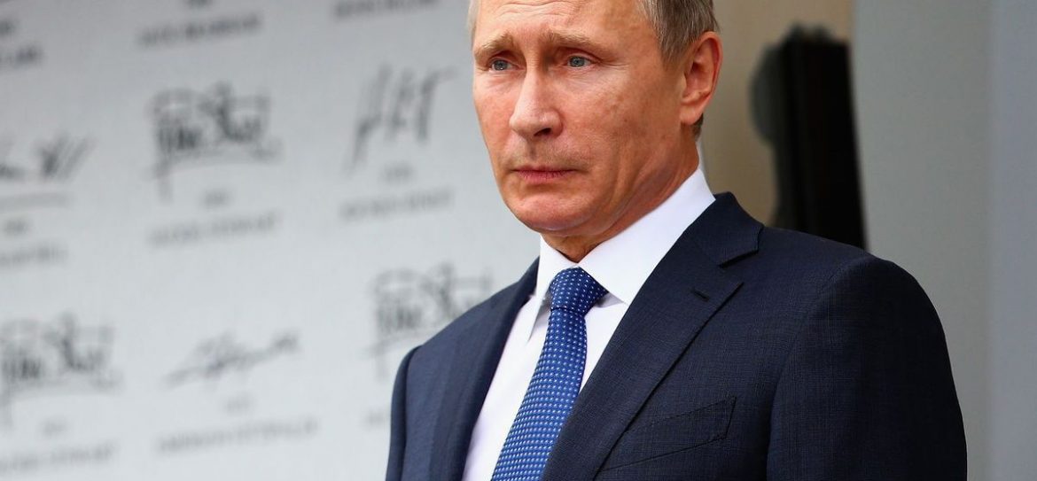 Путин сыграл на рояле Московские окна