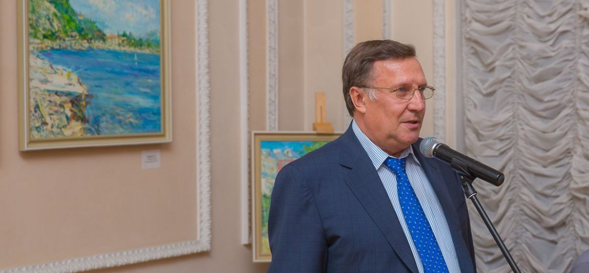 Вячеслав Заренков продает ГК Эталон