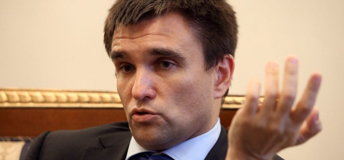 Украина пожертвовала своими гражданами для введения виз с Россией