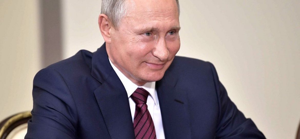 Песня о Путине возглавила чарты