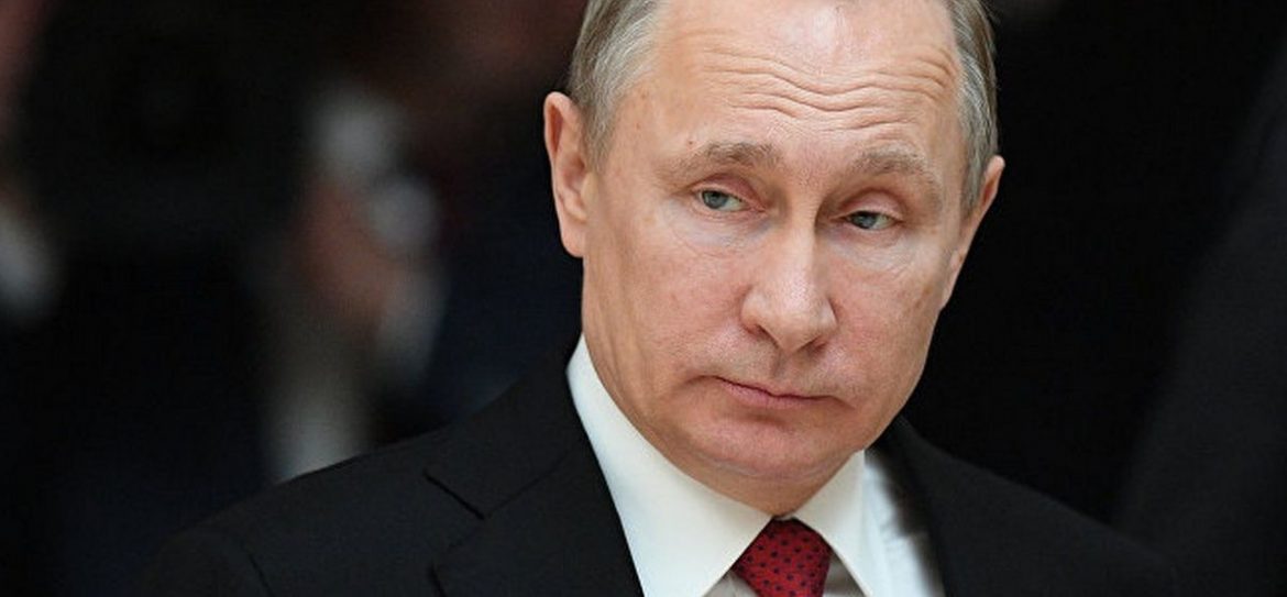 Разобраться с отказами в предоставлении гражданства РФ поручил Путин