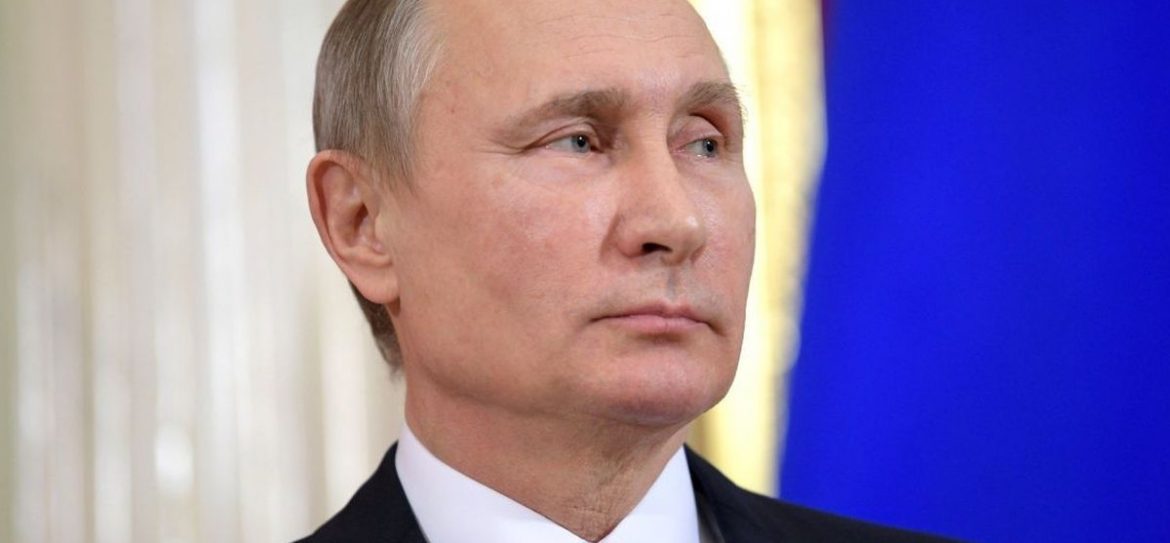 Путин поздравил нефтяников с профессиональным праздником