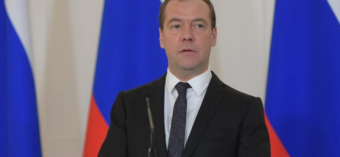 Медведев продлил срок ликвидации Федеральной миграционной службы
