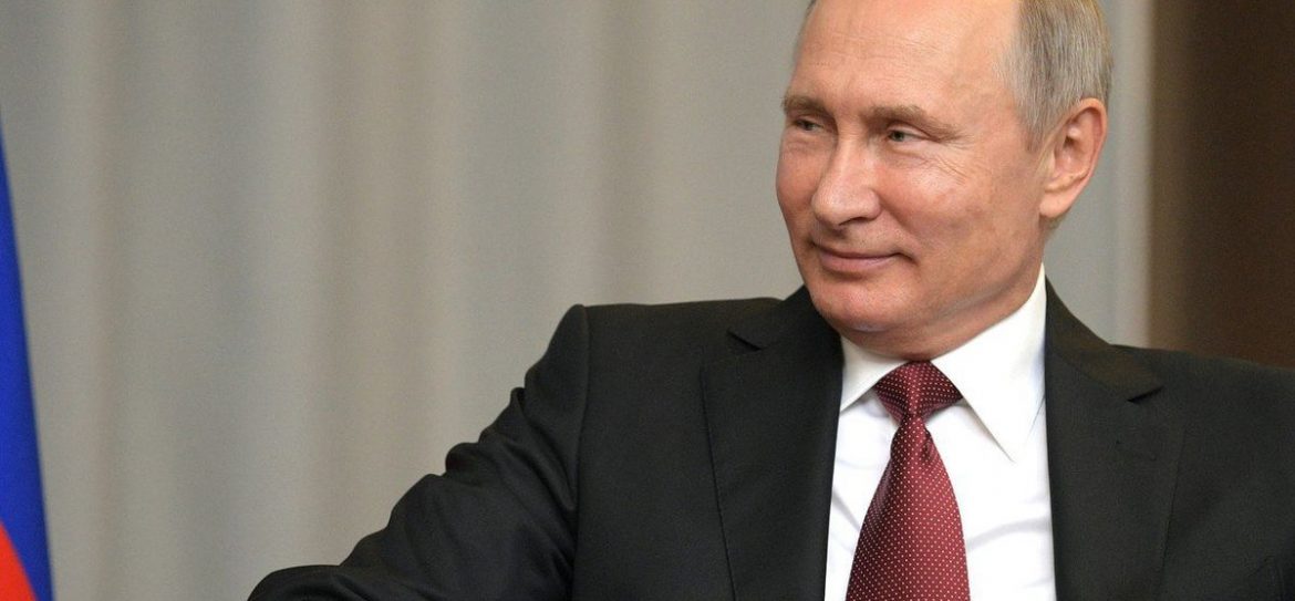 Владимир Путин принял отставку губернатора Псковской области