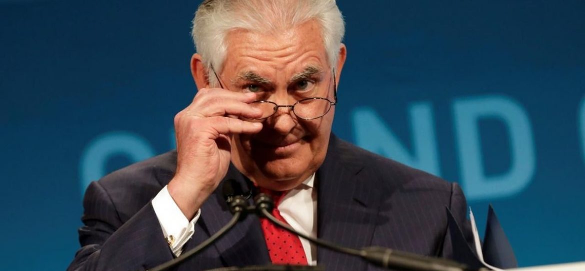 США считают законным снятие флагов с российских консульских объектов