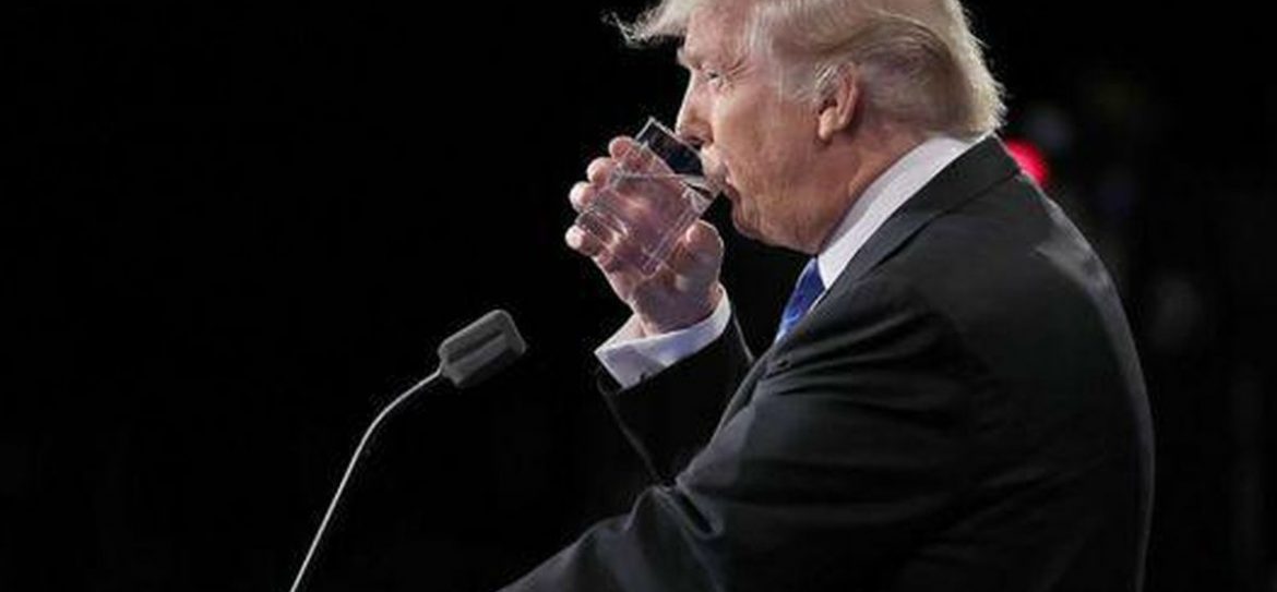 Старший брат Трампа заставил его отказаться от употребления алкоголя и табака