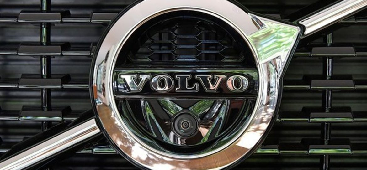 Компания Volvo попросила Пхеньян погасить долг 43-летней давности