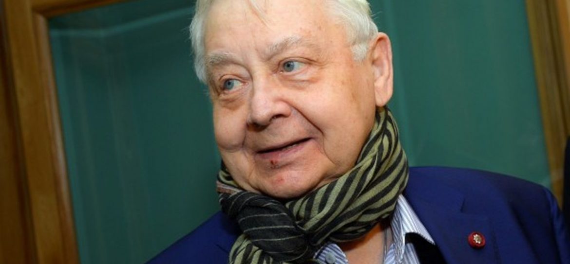 О.Табаков проходит плановое обследование в клинике ОАО «Медицина»