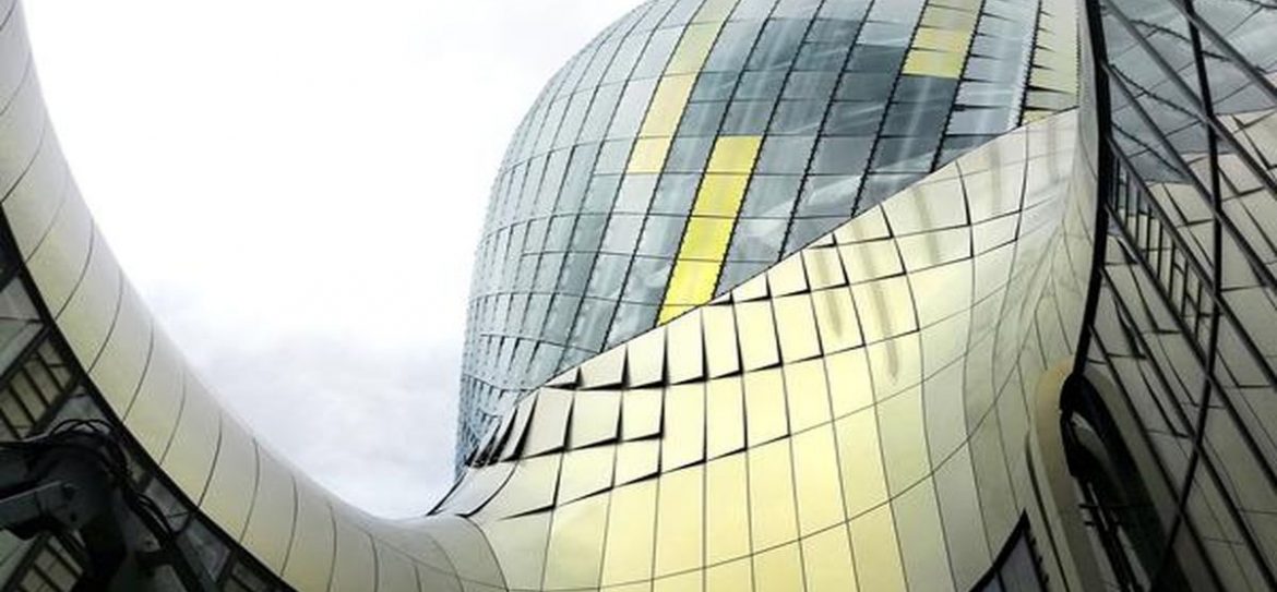На фоне политического кризиса в Зимбабве прибыл Роберта Мугабе