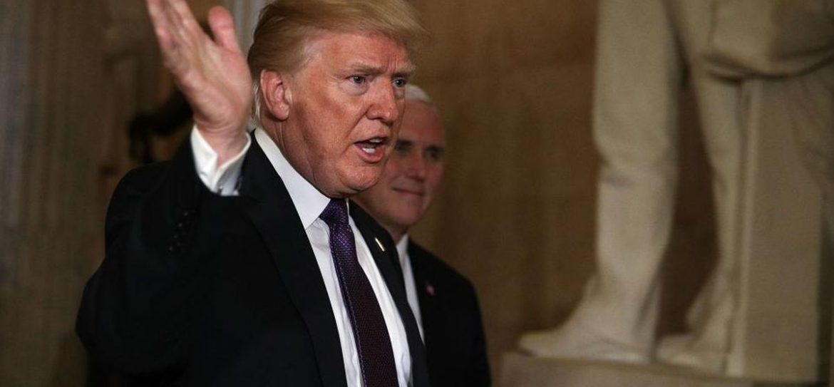 Дональд Трамп снова заговорил о необходимости построить стену на границе с Мексикой