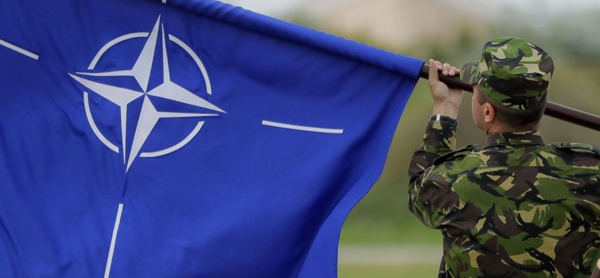 США хотят разместить базы НАТО в Крыму и Донбассе
