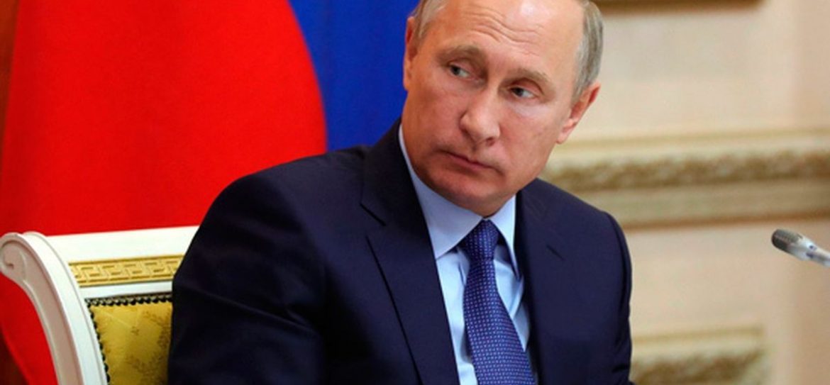 Путин подписал указ о возобновлении регулярного авиасообщения с Каиром