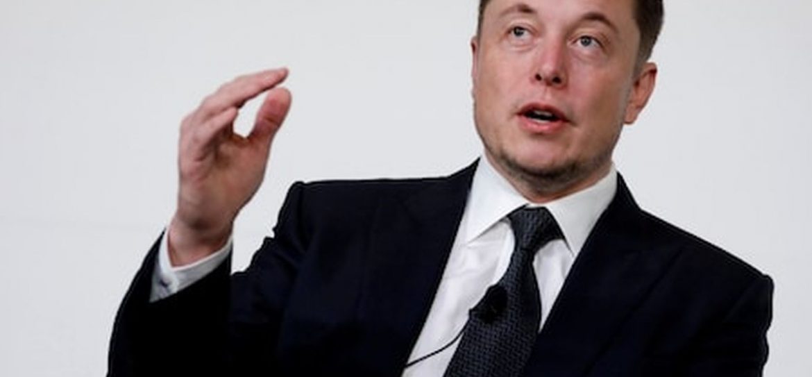 Основатель компаний Tesla и SpaceX Илон Маск объявил о запуске продаж огнеметов
