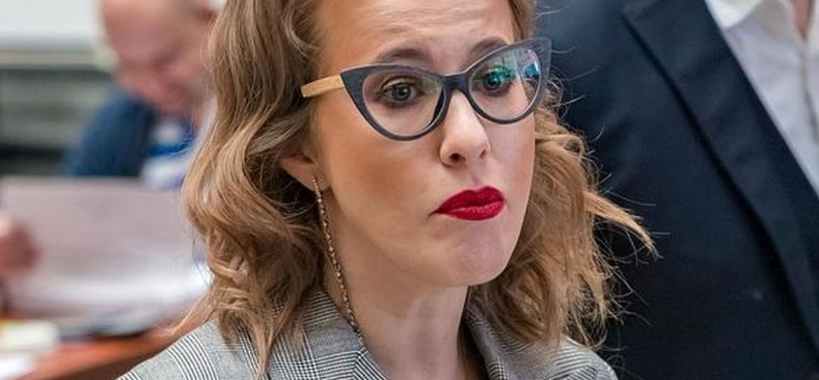 Собчак собиралась поехать в Крым с гуманитарной миссией