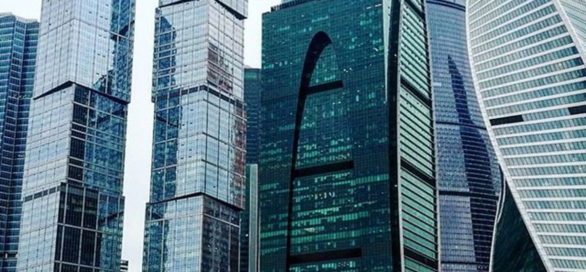 Получается, что, по данным ВТБ, к числу состоятельных можно отнести 0,9% населения страны, или 1,3% той возрастной категории граждан, которую банки чаще всего рассматривают в качестве потенциальных клиентов