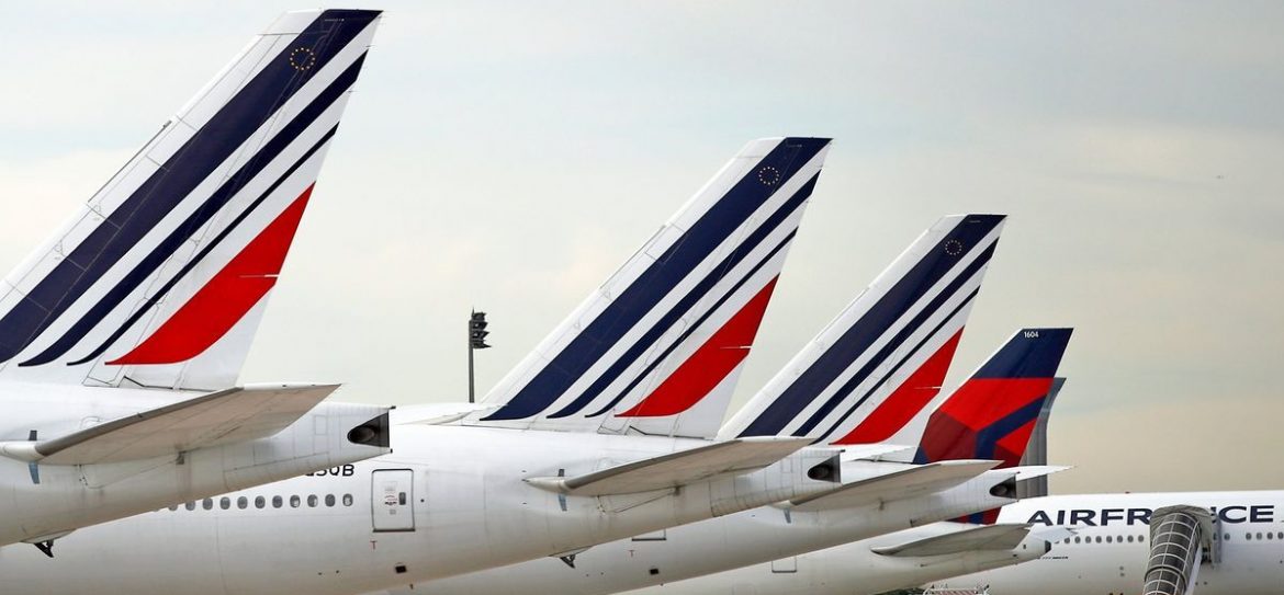 Генеральный директор авиакомпании Air France-KLM Жан-Марк Жанайяк уйдет в отставку после отказа сотрудников компании принять его предложение по зарплате