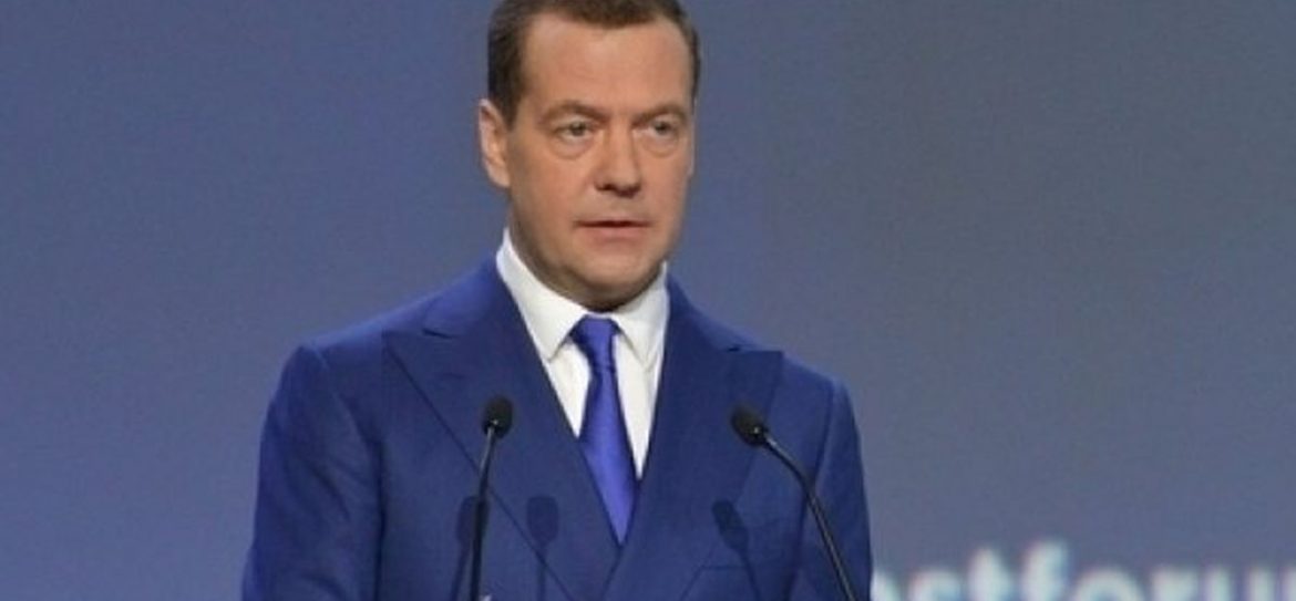 За Дмитрия Медведева на посту премьера РФ отдали голос 374 депутата