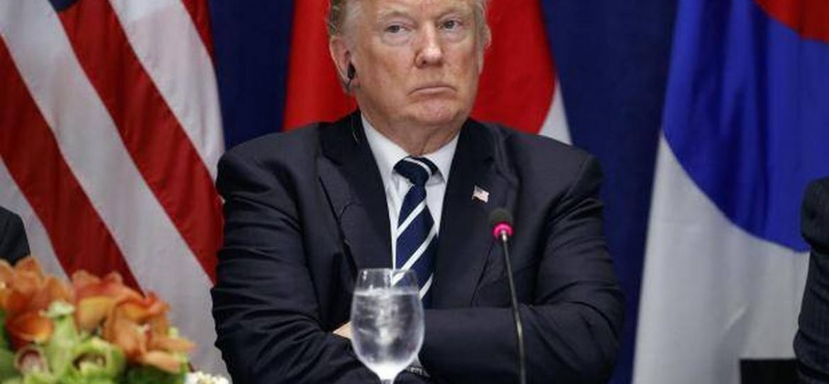 Президент США Дональд Трамп в ходе сегодняшнего телефонного разговора с президентом Франции Эмманюэлем Макроном сказал, что объявит о выходе США из ядерной сделки с Ираном