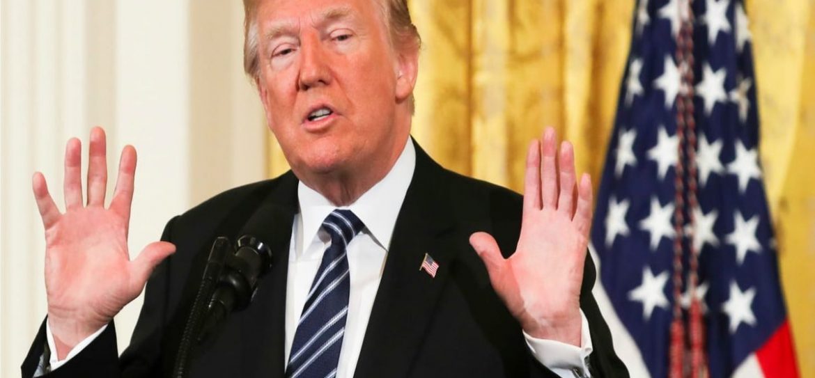 Трамп допустил ошибку в написании имени своей супруги Меланьи