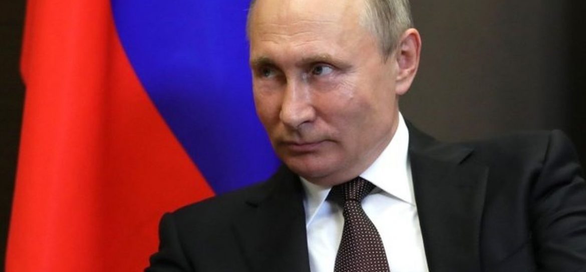 ПМЭФ: Путин призвал западные страны не заходить за «красную черту»