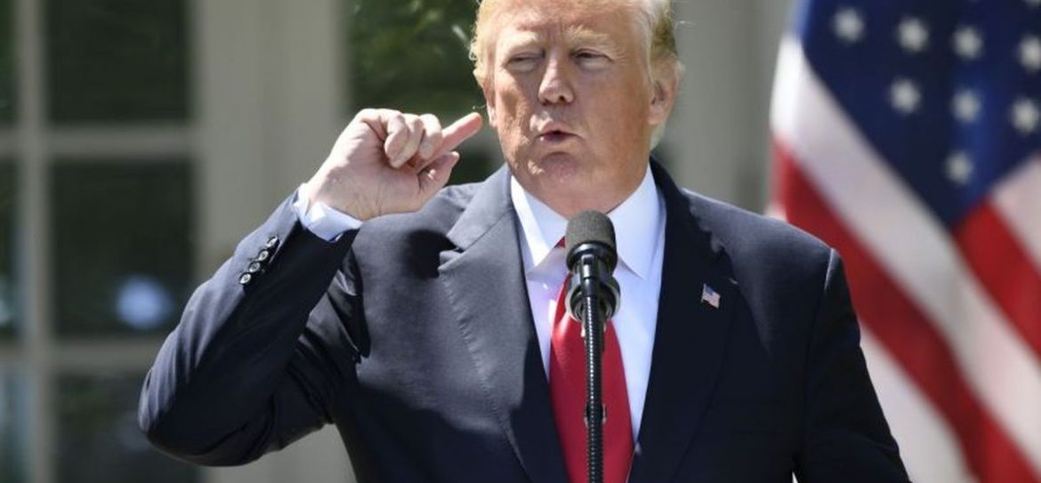 Трамп расспрашивал Меркель, как ему работать с Владимиром Путиным