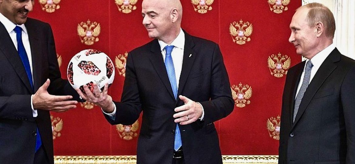 Футболисты сборной России получили награды из рук Владимира Путина