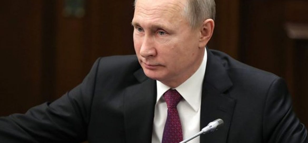 Путин поздравил десантников с праздником