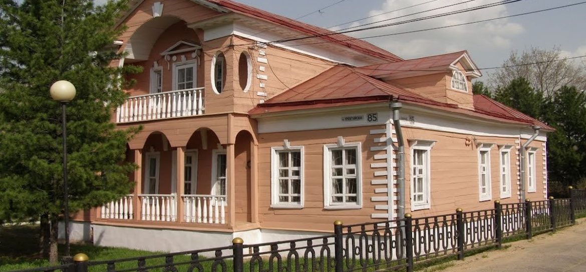 В Подмосковье горел особняк купцов Клятовых