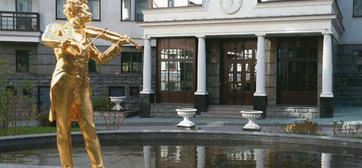 На Apartment.Ru продается самая дорогая квартира в Москве