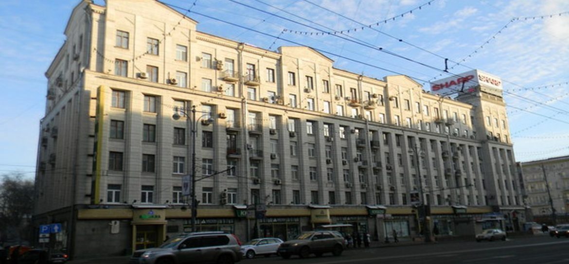 В Москве горит дом № 8 на Тверской улице