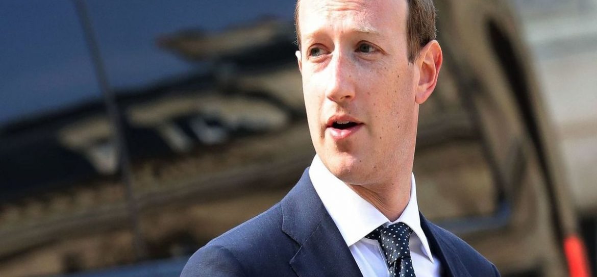 Глава Facebook Марк Цукерберг запретил менеджерам компании пользоваться устройствами Apple