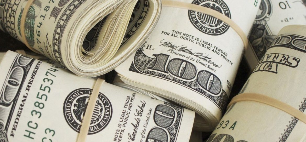 На Московской бирже за 1 доллар дают 69,001 рубля
