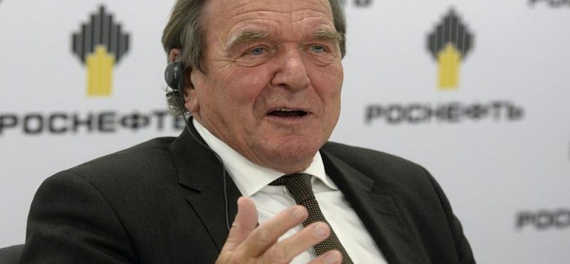 Шредер: «Вашингтон обходится с Германией как с оккупированной страной»