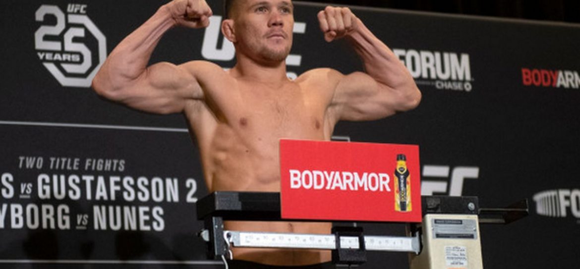 UFC: Петр Ян «стер в порошок» Сильву Де Андраде