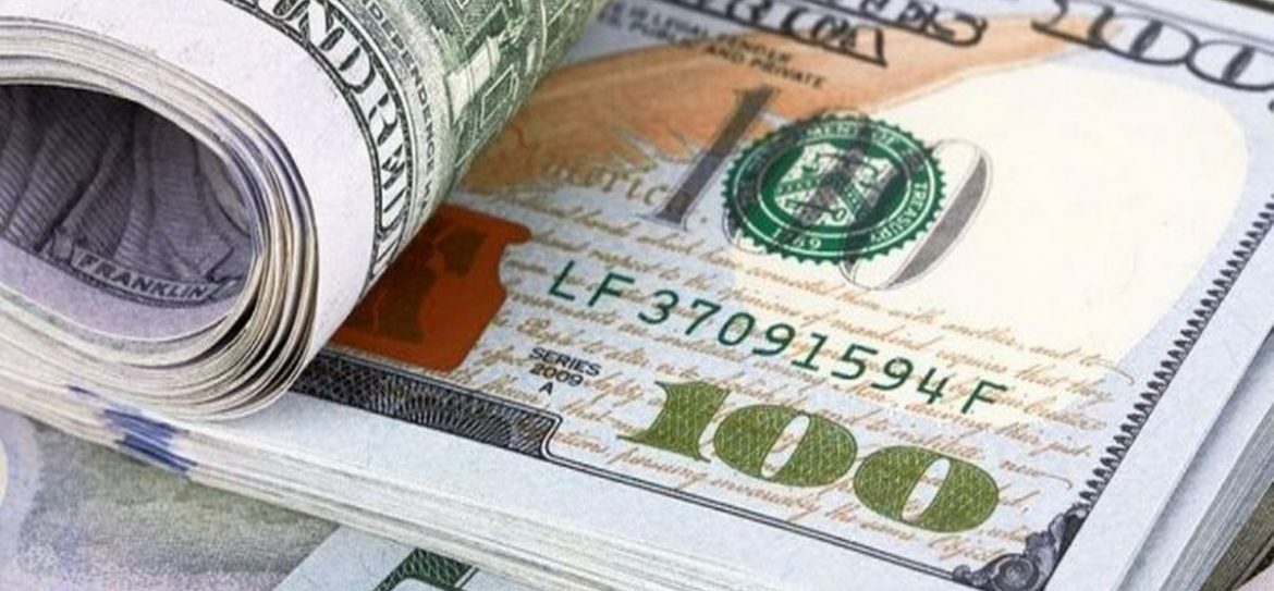 Центробанк установил официальный курс евро к рублю на 10 января
