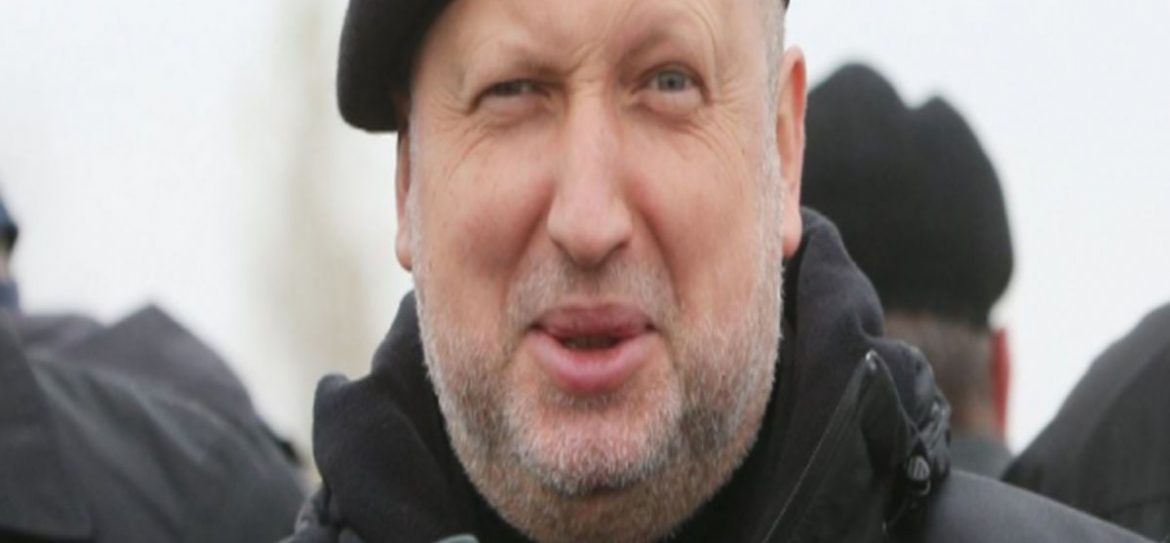 Порошенко сделал Турчинова ответственным за выполнение решения СНБО