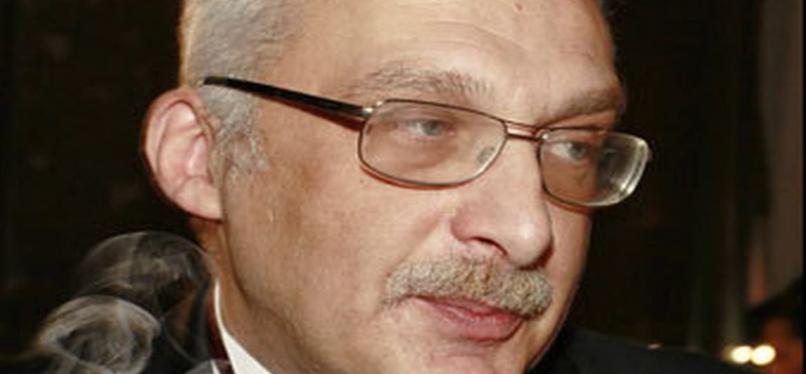 Друзя обвинили в мошенничестве