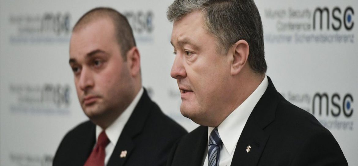 Порошенко: «Если Украина прекратит стрелять, не будет Украины»
