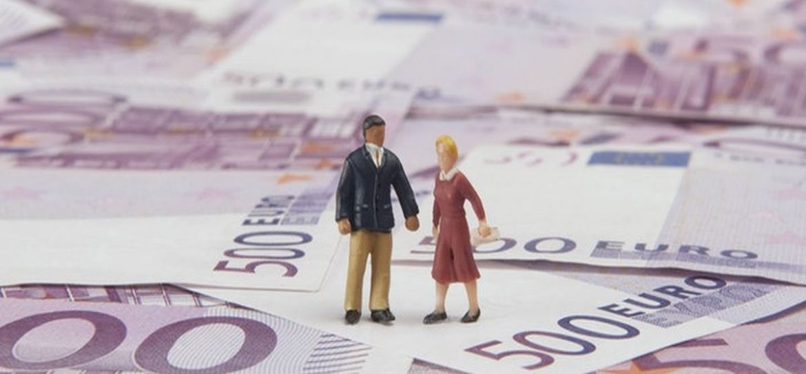 Курс доллара поднялся на 31 копейку – до 66,01 рубля, евро вырос на 24 копейки – до 75,07 рубля