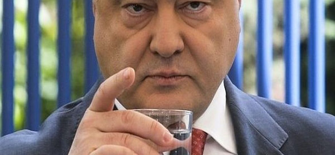 Порошенко подал документы в ЦИК Украины