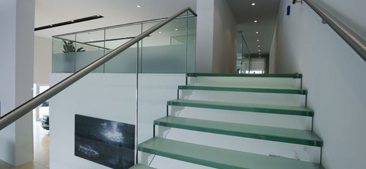 Стеклянные лестницы: фантастика или реальность?