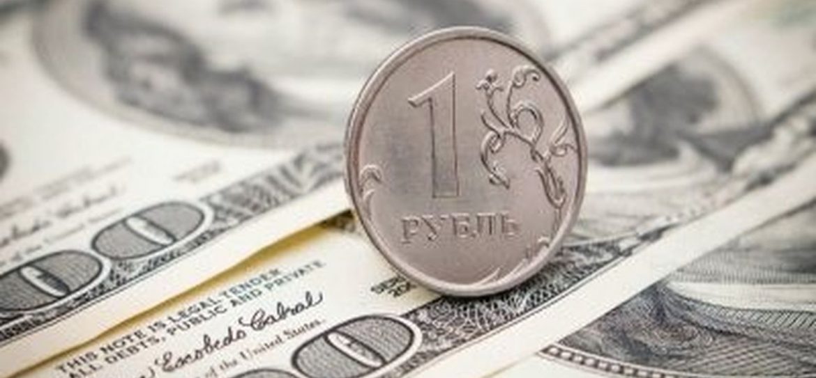 Стала известна цена кожаного браслета с функцией карты «Тройка»
