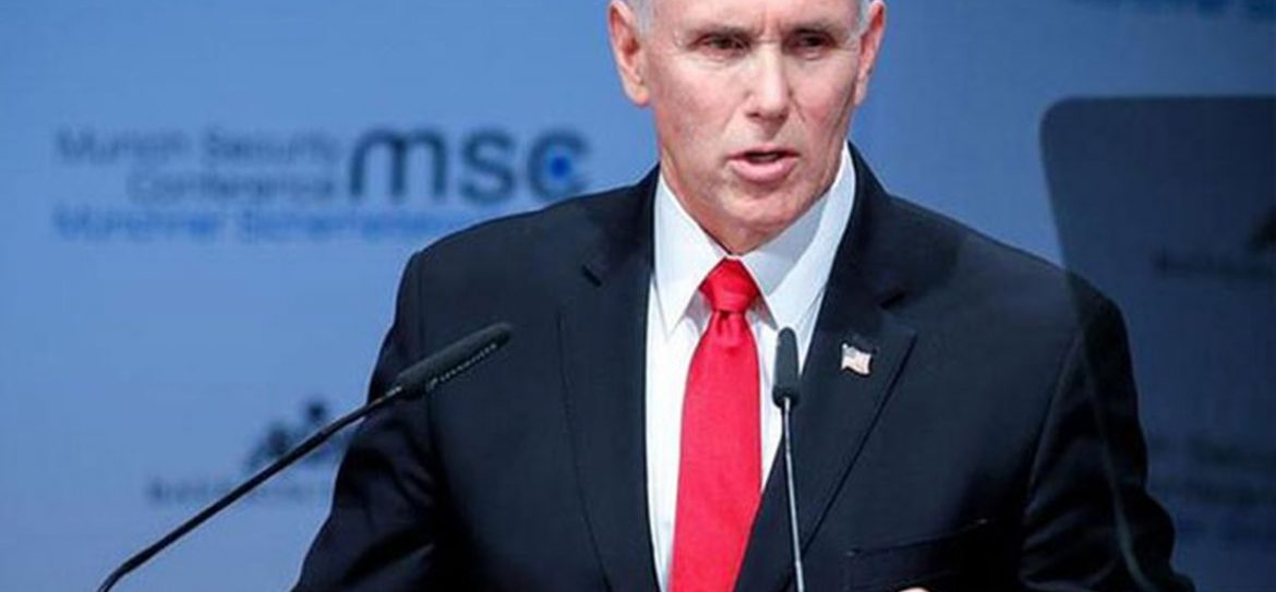 Меркель назвала глупостью решение США отправить корабли НАТО в Крым