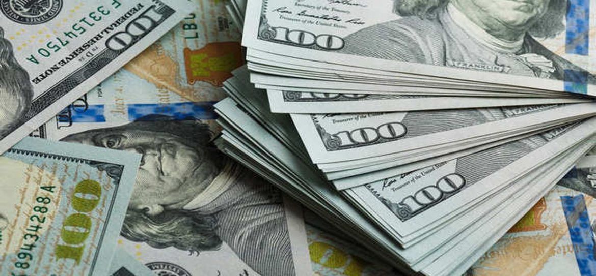Медведев насчитал около двадцати миллионов бедных россиян