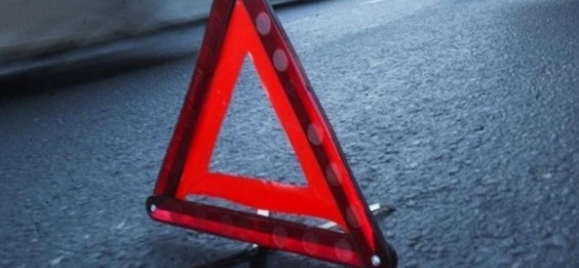Бригада дежурного санитарного вертолета Московского авиационного центра госпитализировала пострадавшего человека с места аварии на Калужском шоссе