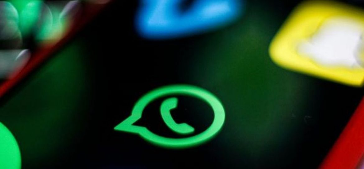 Владельцев «Айфонов» предупредили об уязвимости WhatsApp