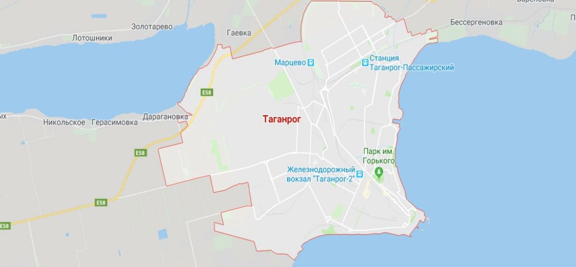 Склад общей площадью 1,7 тыс кв.м горел в Таганроге